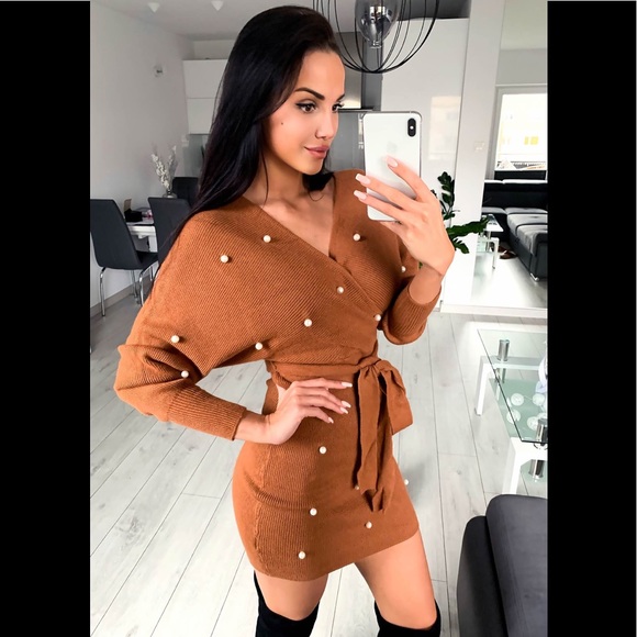 Dresses & Skirts - 🎉HP🎉Brown Wrap Dress